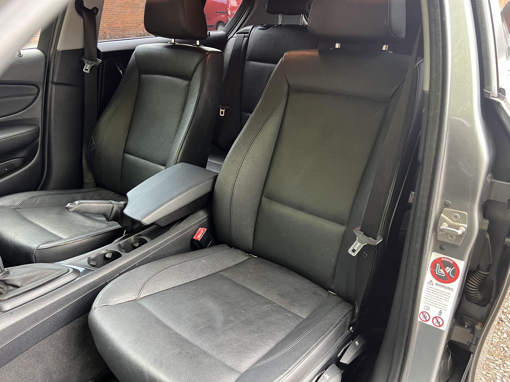 BMW 1 Series 2.0 118d SE Hatchback 5dr Diesel Steptronic Euro 5 (143 ps)
