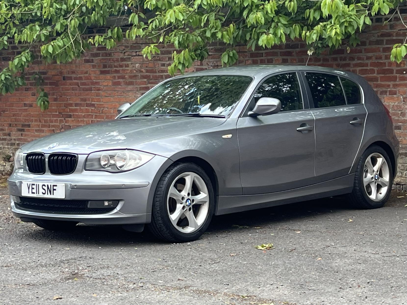 BMW 1 Series 2.0 118d SE Hatchback 5dr Diesel Steptronic Euro 5 (143 ps)