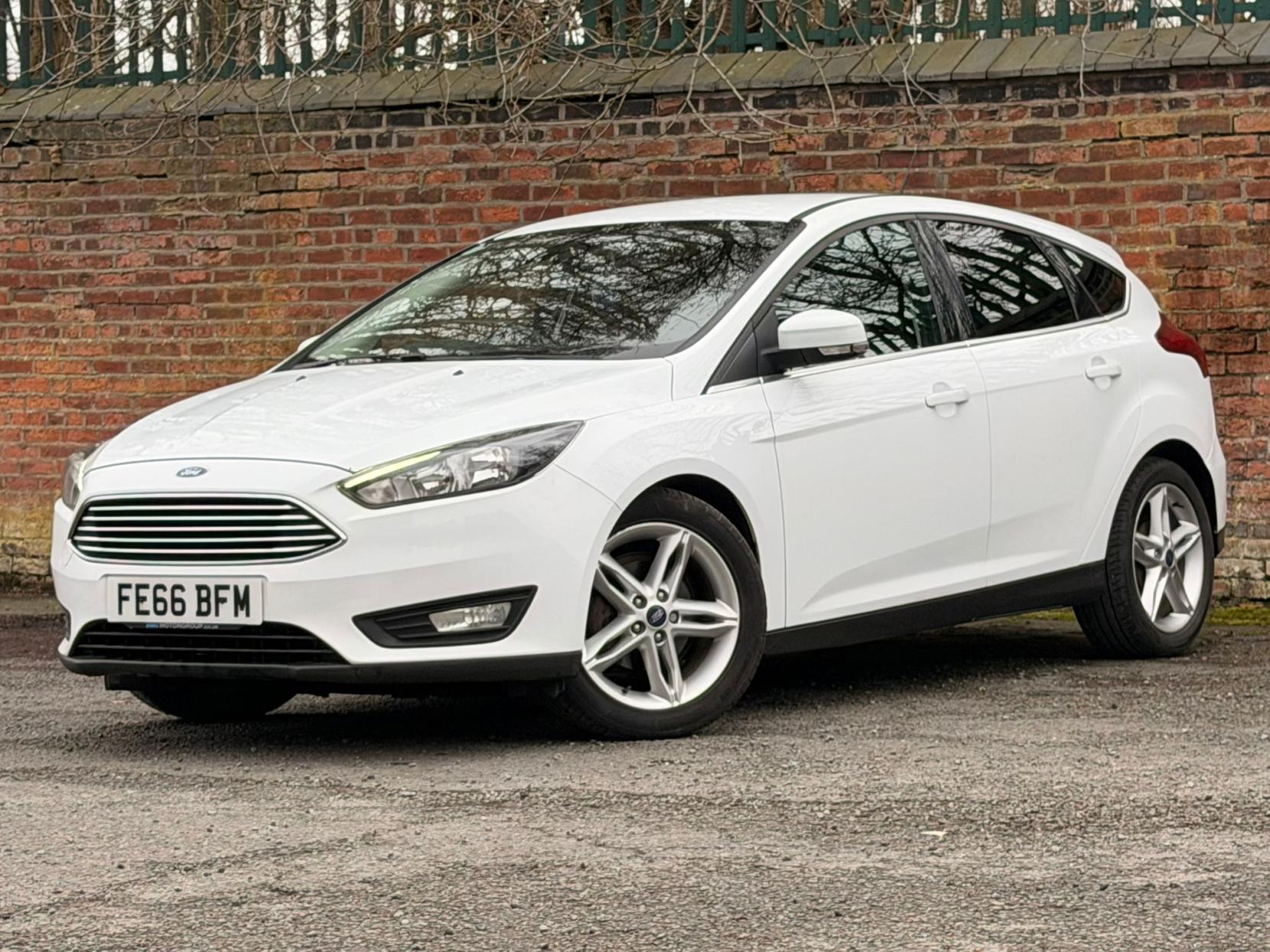 Ford Focus 1.0T EcoBoost Zetec Hatchback 5dr Petrol Manual Euro 6 (s/s) (125 ps)