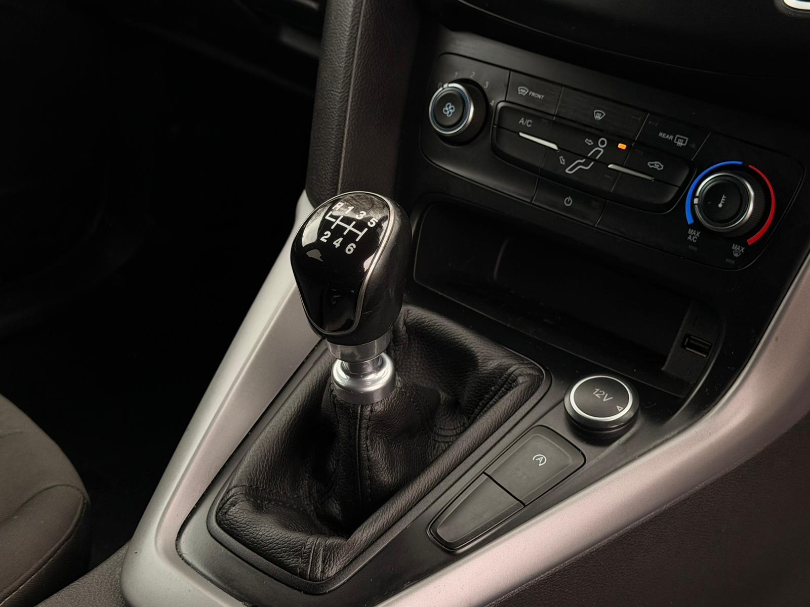 Ford Focus 1.0T EcoBoost Zetec Hatchback 5dr Petrol Manual Euro 6 (s/s) (125 ps)