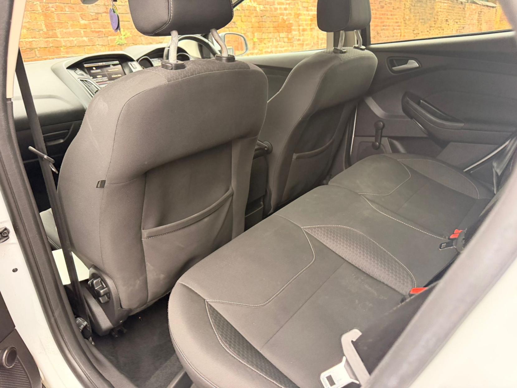 Ford Focus 1.0T EcoBoost Zetec Hatchback 5dr Petrol Manual Euro 6 (s/s) (125 ps)