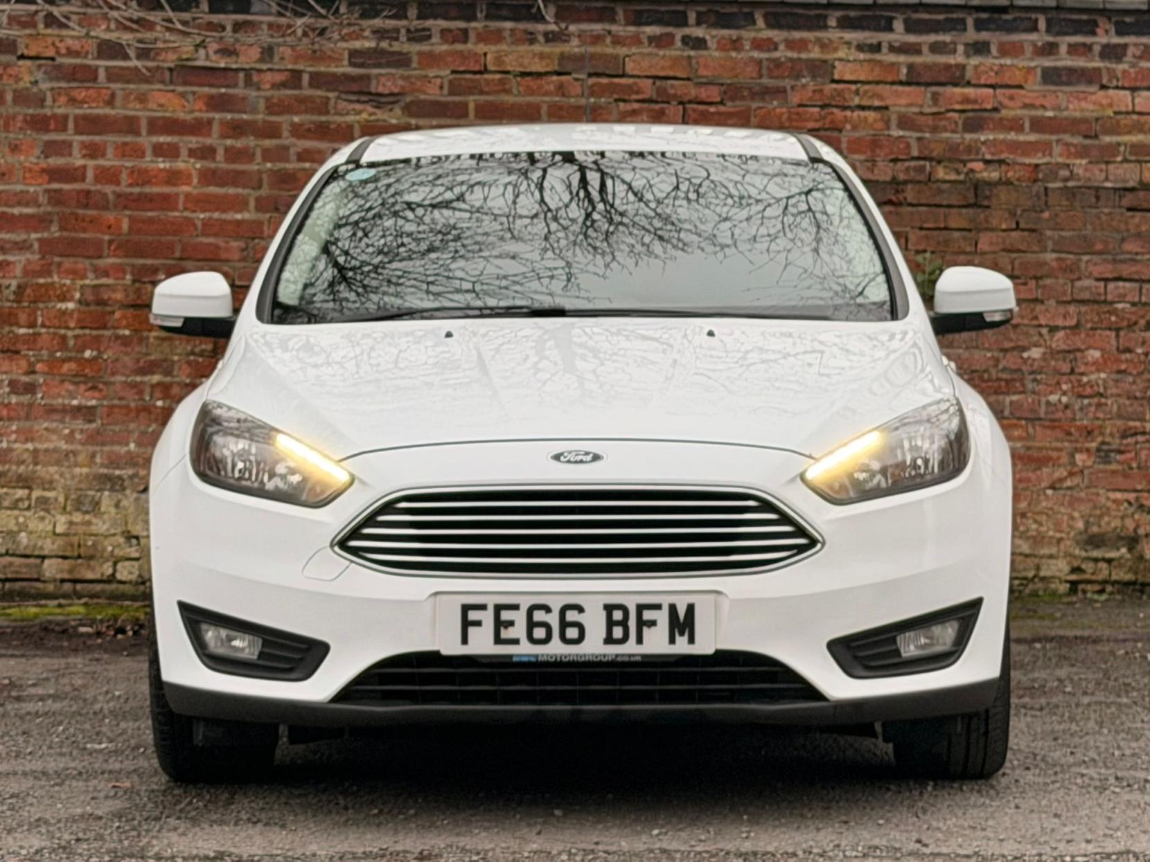 Ford Focus 1.0T EcoBoost Zetec Hatchback 5dr Petrol Manual Euro 6 (s/s) (125 ps)
