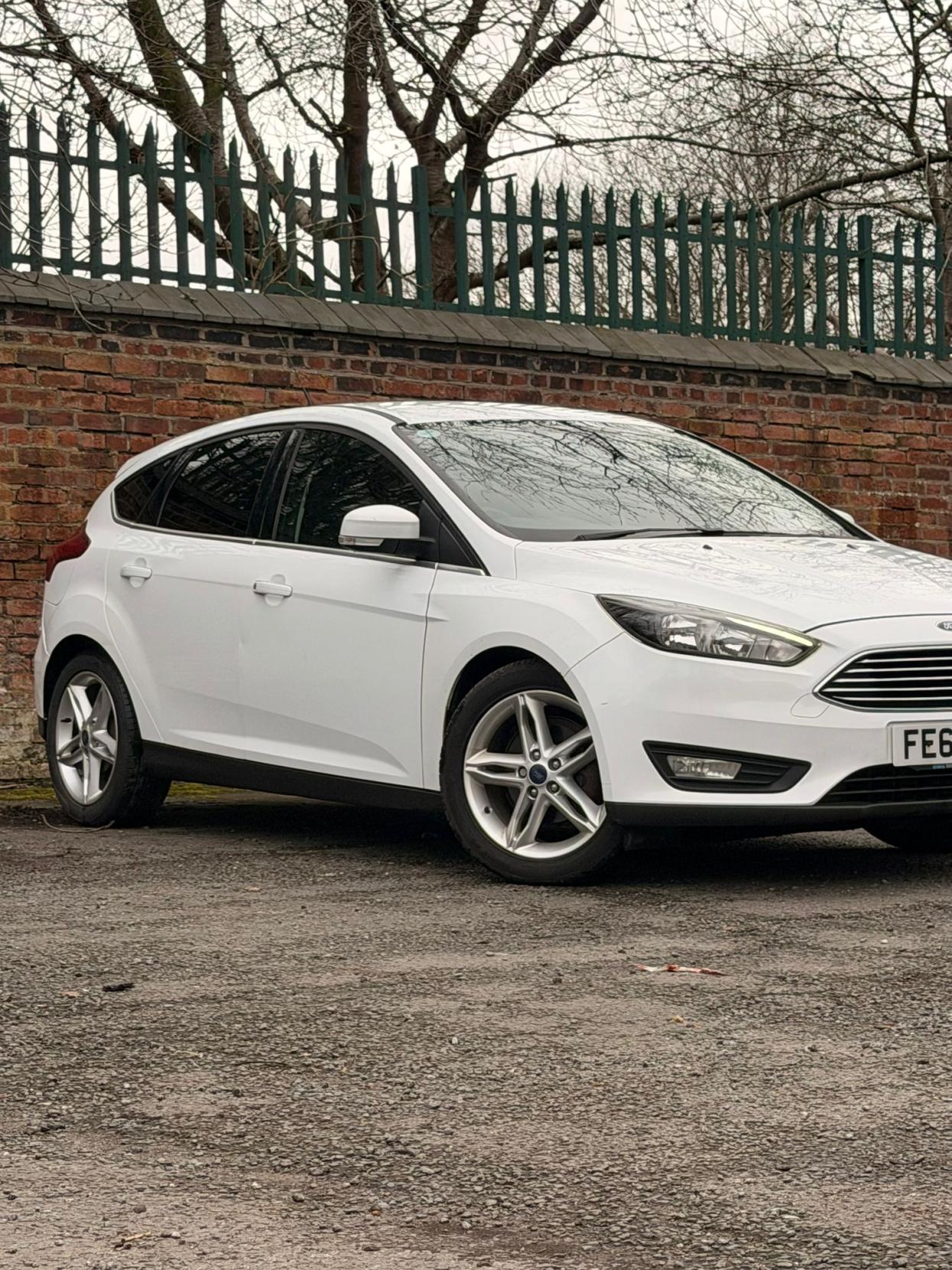 Ford Focus 1.0T EcoBoost Zetec Hatchback 5dr Petrol Manual Euro 6 (s/s) (125 ps)