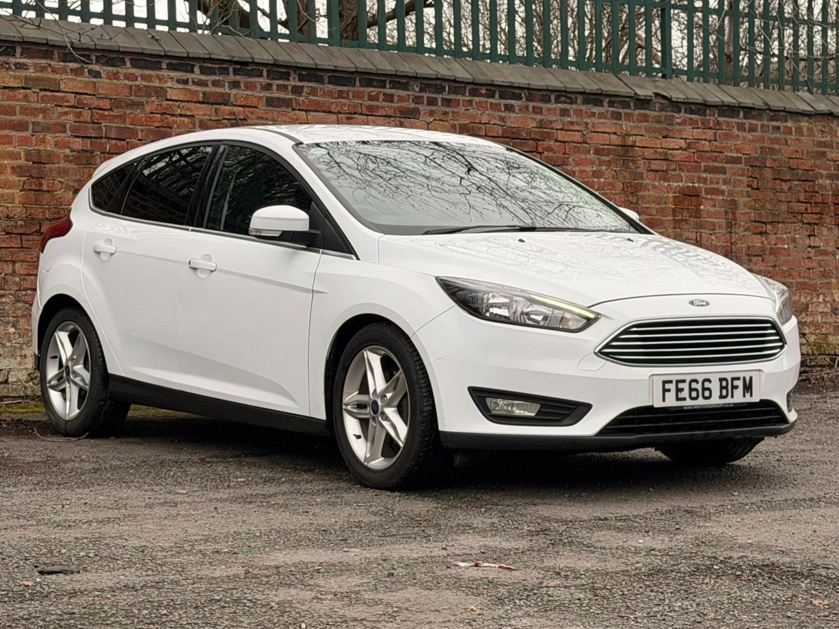 Ford Focus 1.0T EcoBoost Zetec Hatchback 5dr Petrol Manual Euro 6 (s/s) (125 ps)