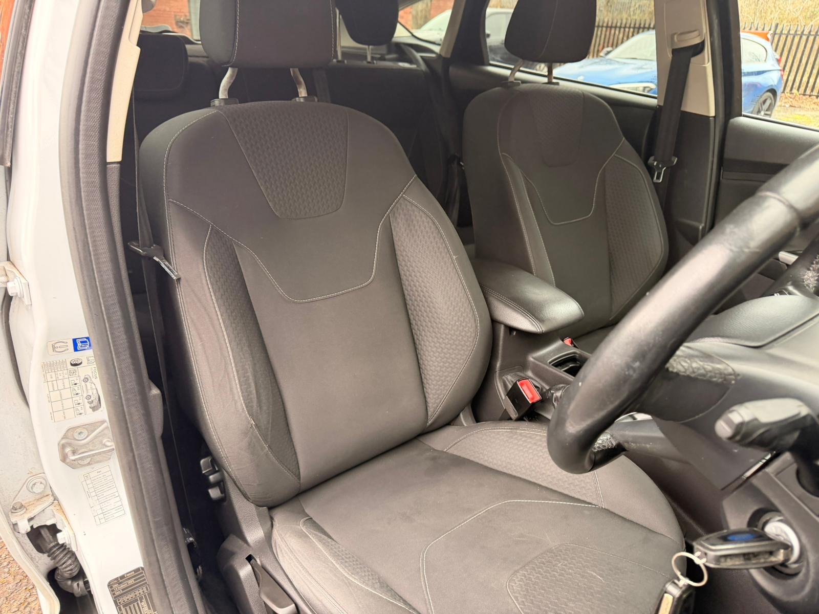 Ford Focus 1.0T EcoBoost Zetec Hatchback 5dr Petrol Manual Euro 6 (s/s) (125 ps)