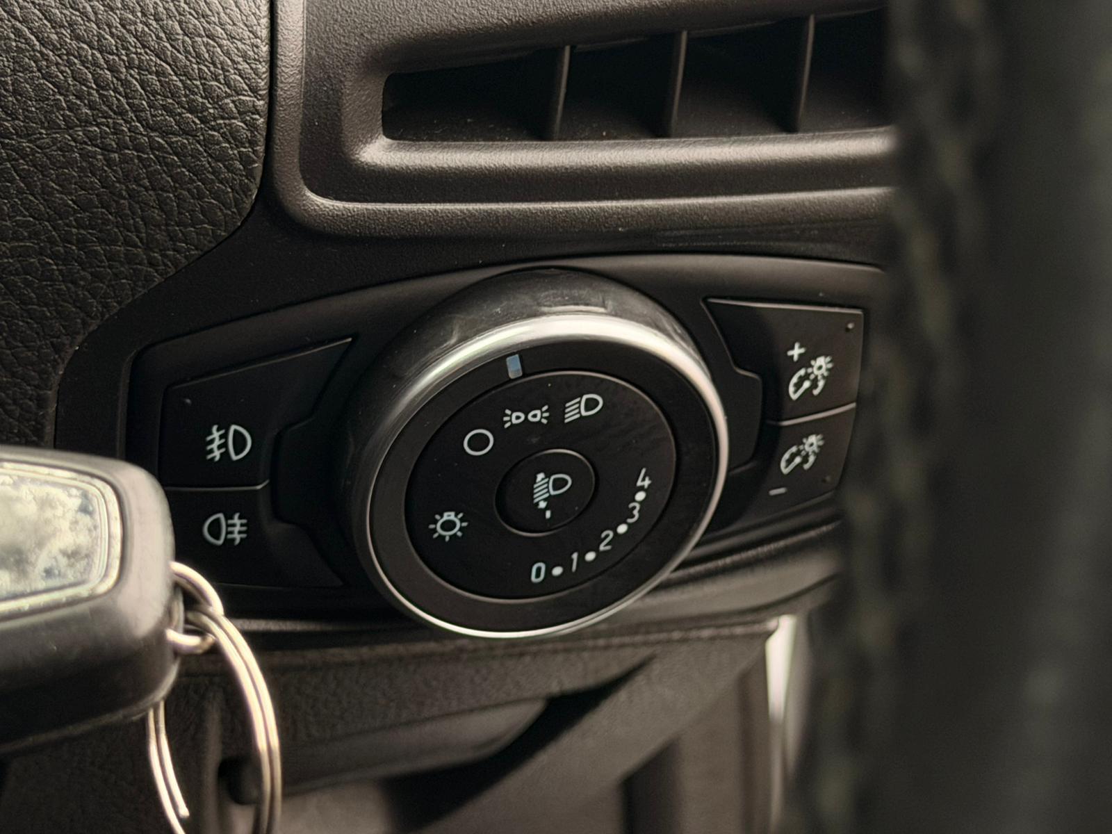 Ford Focus 1.0T EcoBoost Zetec Hatchback 5dr Petrol Manual Euro 6 (s/s) (125 ps)