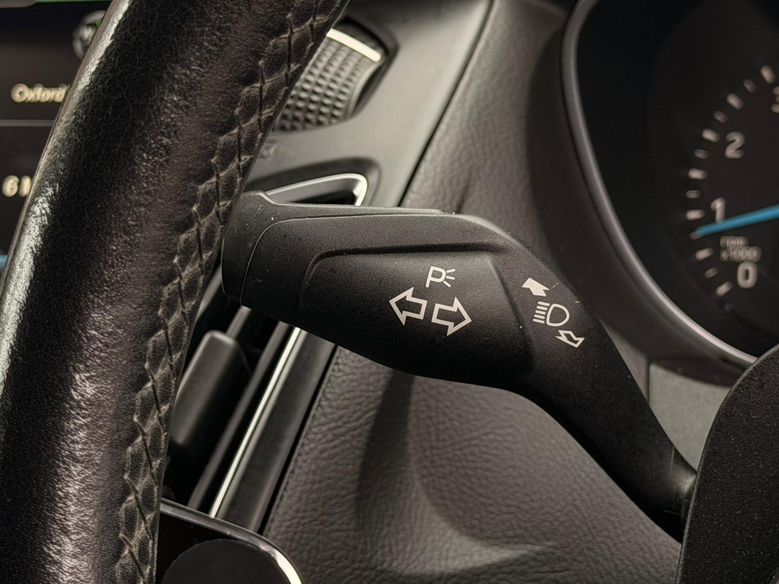 Ford Focus 1.0T EcoBoost Zetec Hatchback 5dr Petrol Manual Euro 6 (s/s) (125 ps)