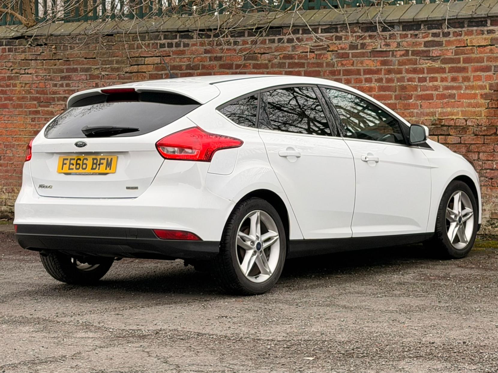 Ford Focus 1.0T EcoBoost Zetec Hatchback 5dr Petrol Manual Euro 6 (s/s) (125 ps)