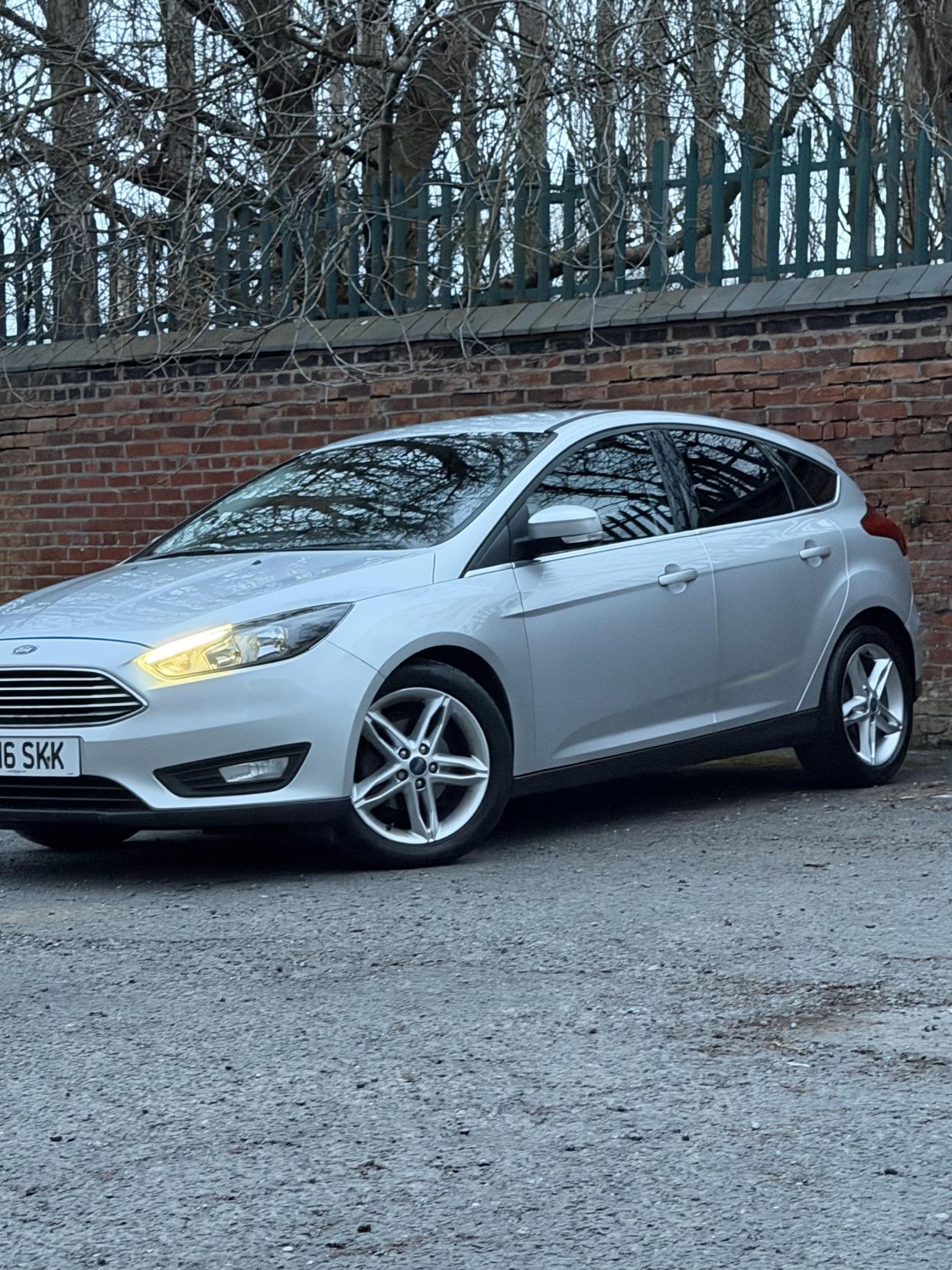 Ford Focus 1.0T EcoBoost Zetec Hatchback 5dr Petrol Manual Euro 6 (s/s) (125 ps)