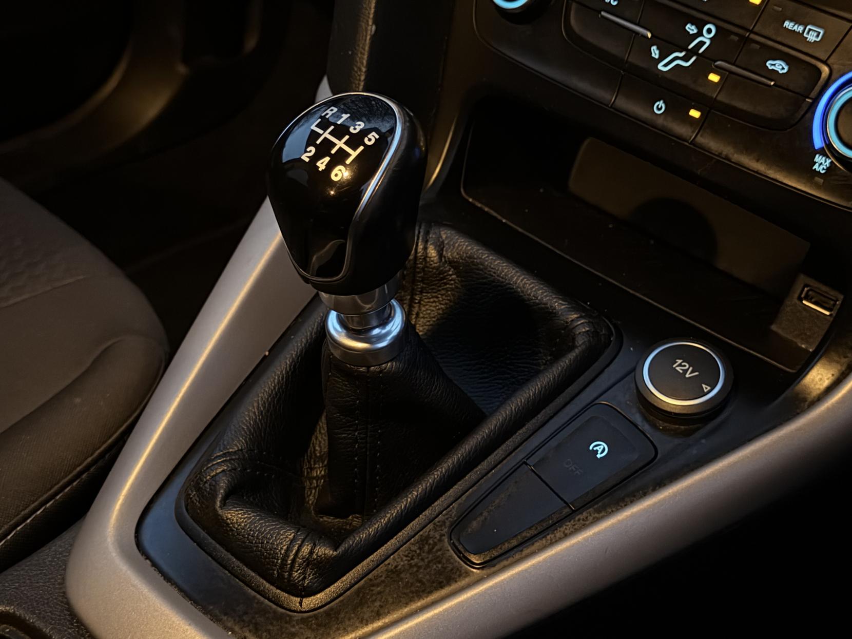 Ford Focus 1.0T EcoBoost Zetec Hatchback 5dr Petrol Manual Euro 6 (s/s) (125 ps)