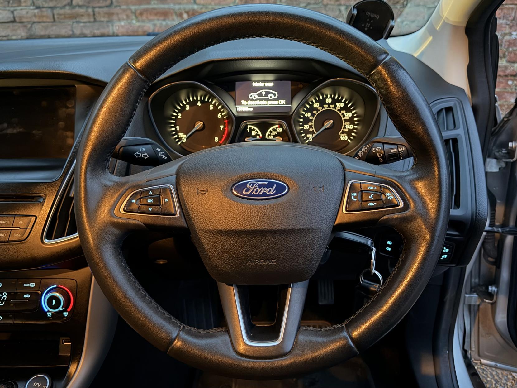 Ford Focus 1.0T EcoBoost Zetec Hatchback 5dr Petrol Manual Euro 6 (s/s) (125 ps)