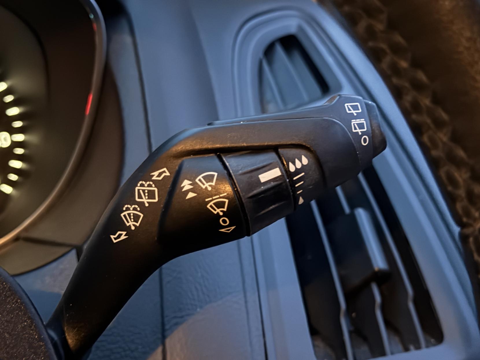 Ford Focus 1.0T EcoBoost Zetec Hatchback 5dr Petrol Manual Euro 6 (s/s) (125 ps)