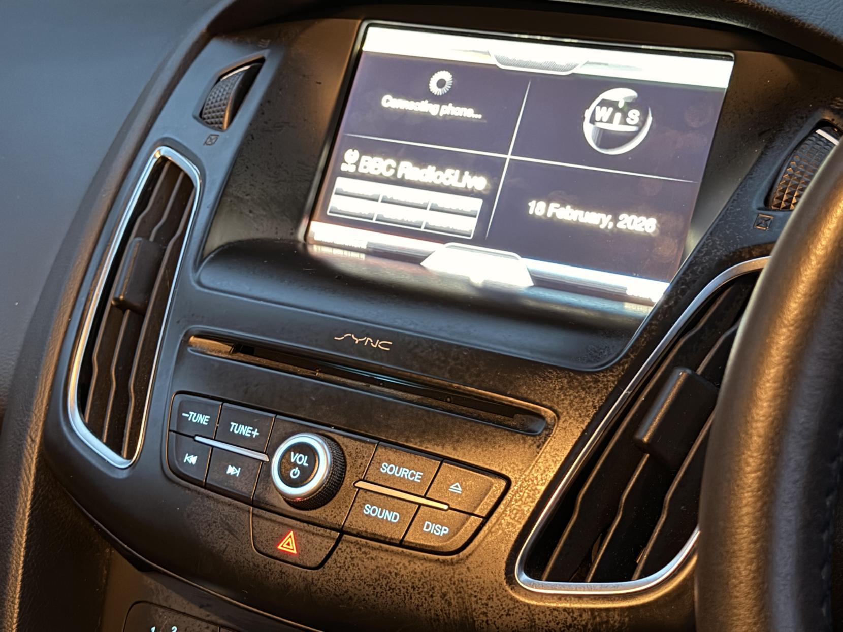 Ford Focus 1.0T EcoBoost Zetec Hatchback 5dr Petrol Manual Euro 6 (s/s) (125 ps)