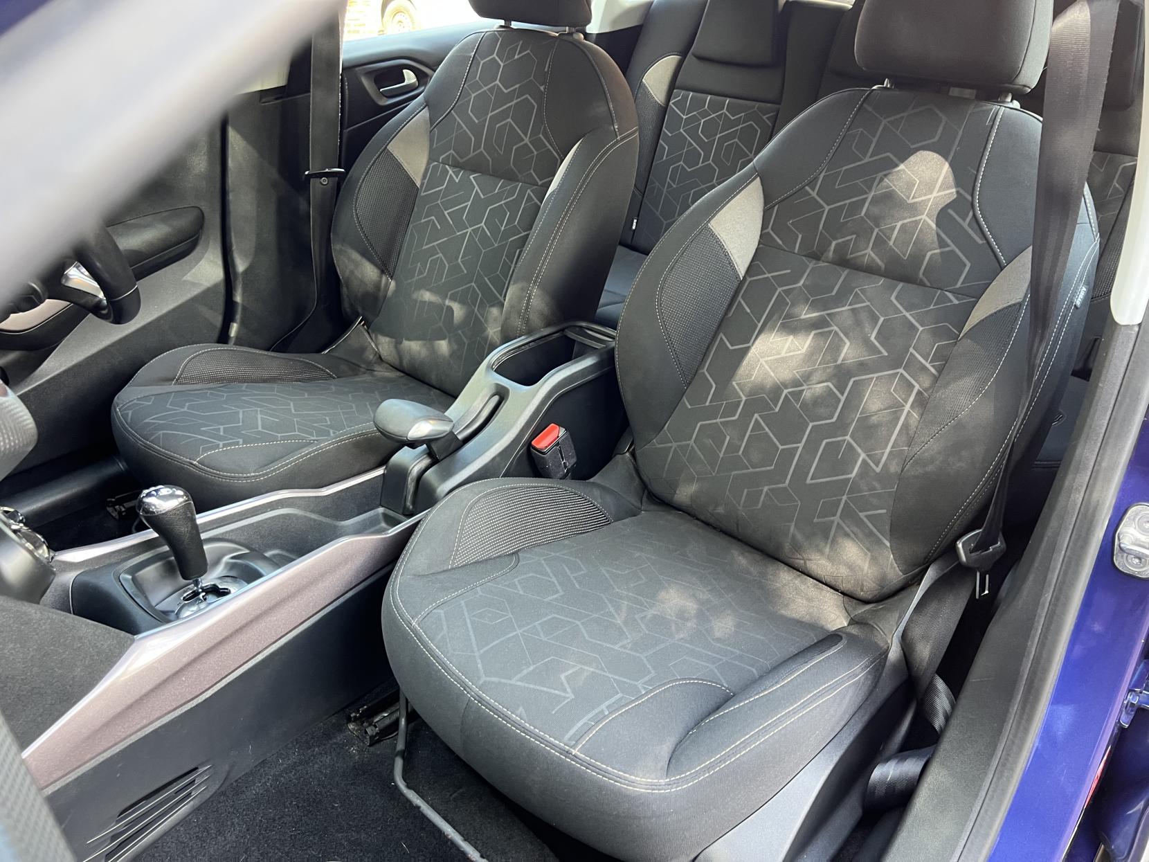 Peugeot 2008 1.6 e-HDi Active SUV 5dr Diesel EGC Euro 5 (s/s) (92 ps)