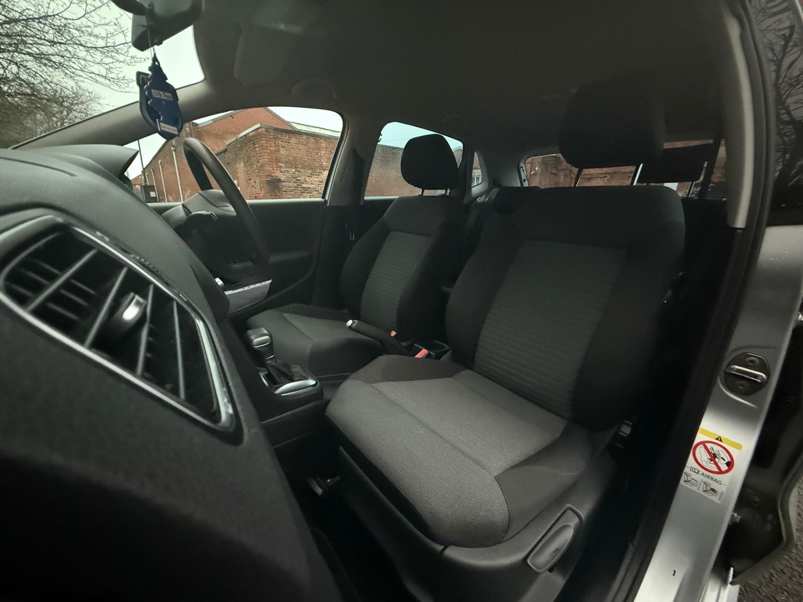 Volkswagen Polo 1.4 SE Hatchback 5dr Petrol DSG Euro 5 (85 ps)