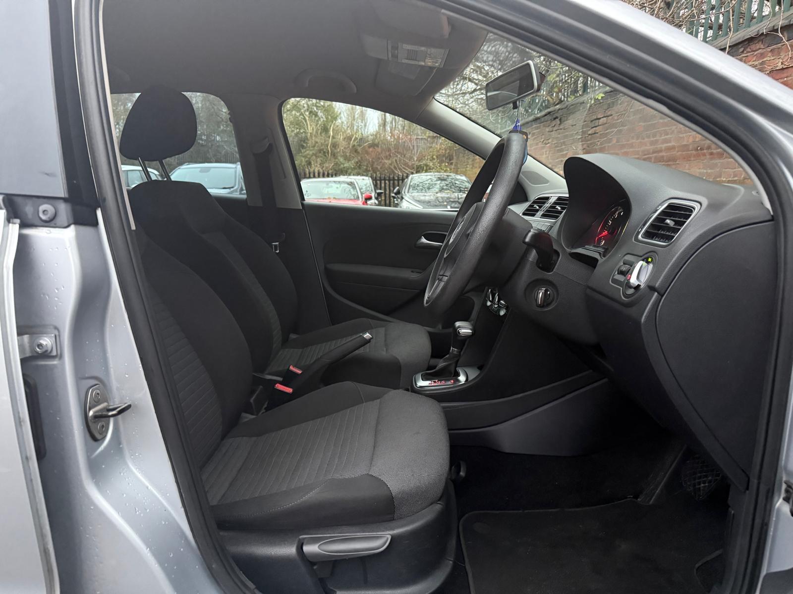 Volkswagen Polo 1.4 SE Hatchback 5dr Petrol DSG Euro 5 (85 ps)