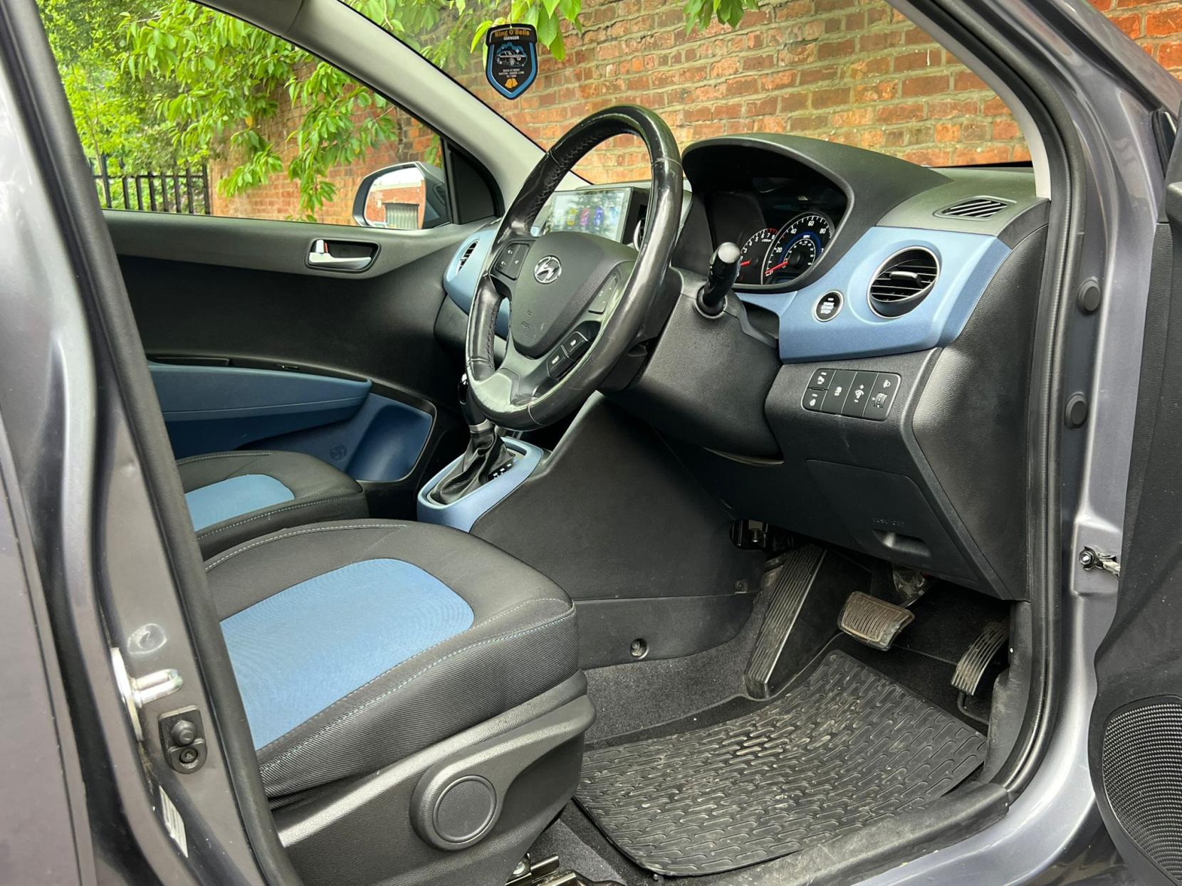 Hyundai i10 1.2 Premium SE Hatchback 5dr Petrol Auto Euro 5 (87 ps)