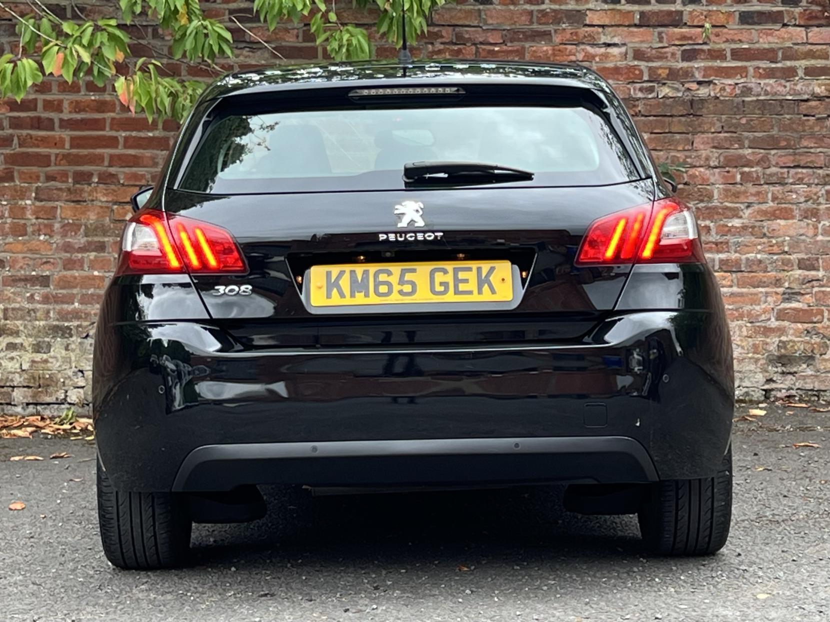 Peugeot 308 1.2 PureTech Allure Hatchback 5dr Petrol EAT Euro 6 (s/s) (130 ps)