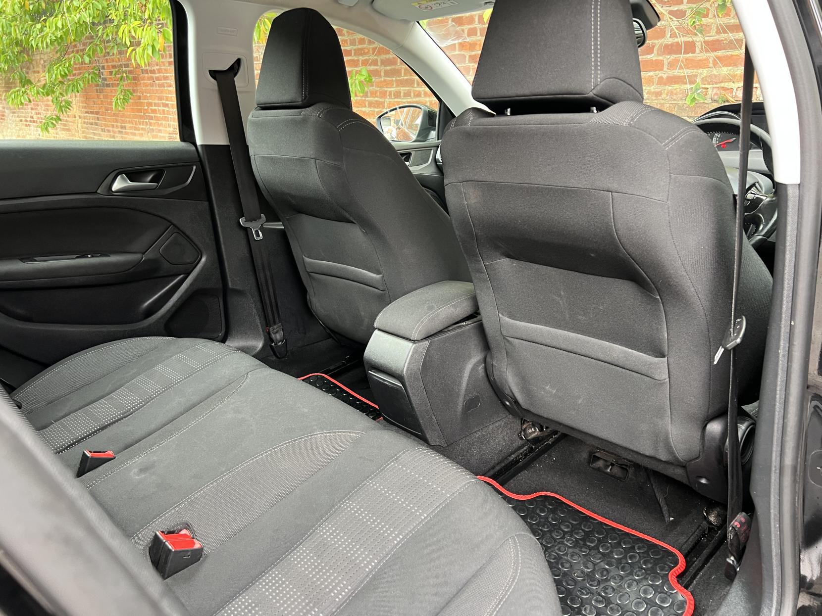 Peugeot 308 1.2 PureTech Allure Hatchback 5dr Petrol EAT Euro 6 (s/s) (130 ps)