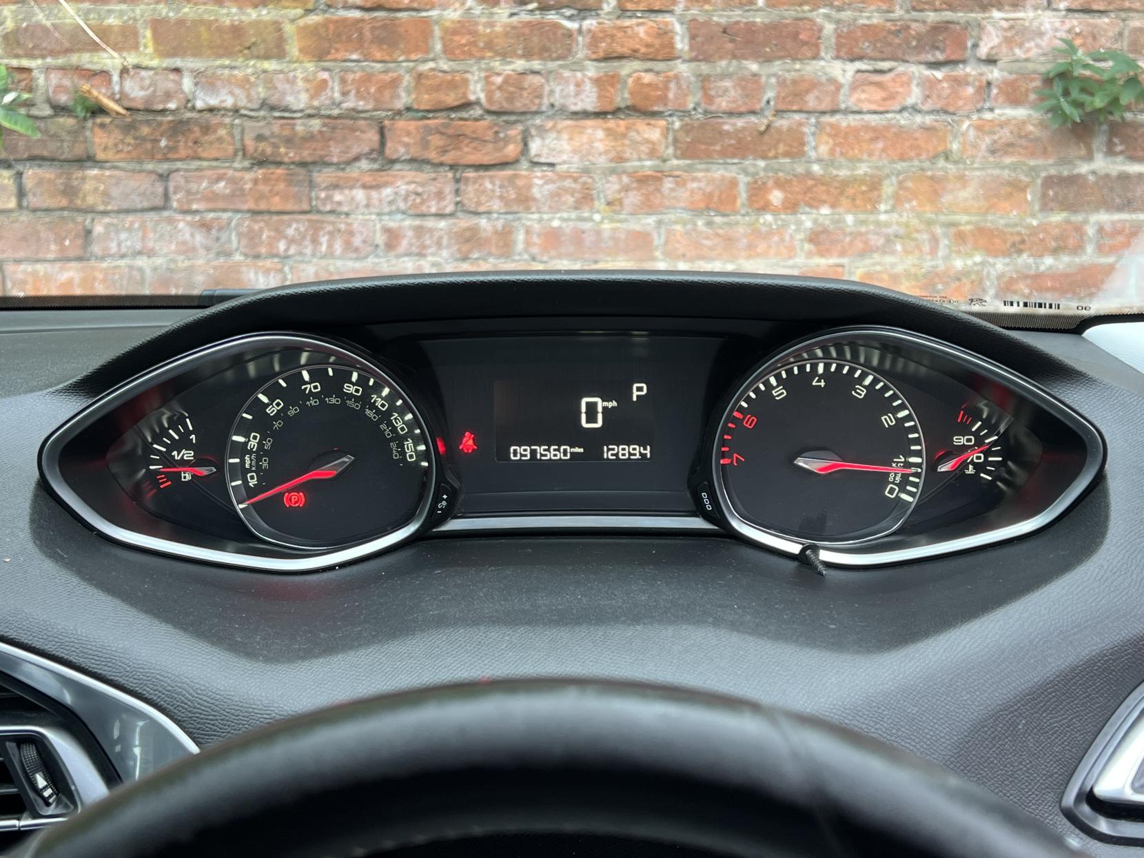 Peugeot 308 1.2 PureTech Allure Hatchback 5dr Petrol EAT Euro 6 (s/s) (130 ps)