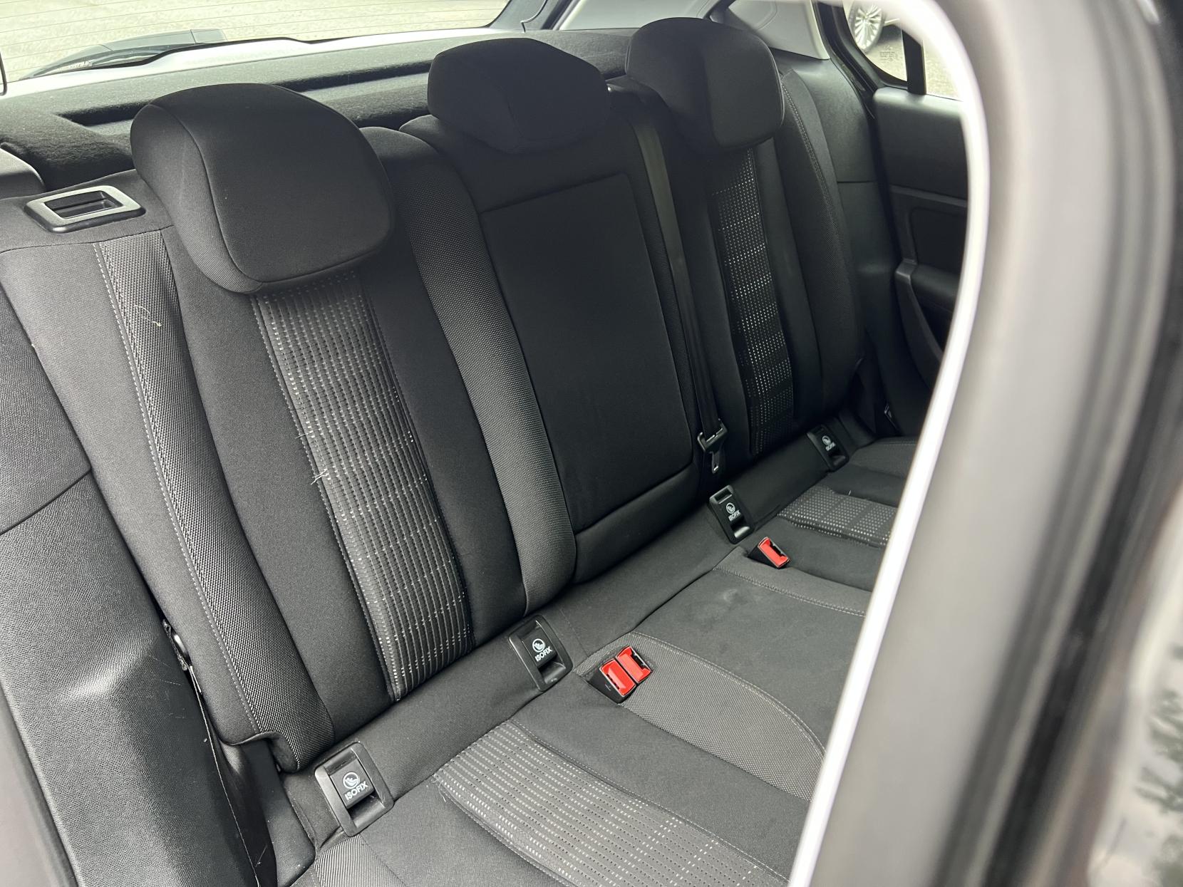 Peugeot 308 1.2 PureTech Allure Hatchback 5dr Petrol EAT Euro 6 (s/s) (130 ps)