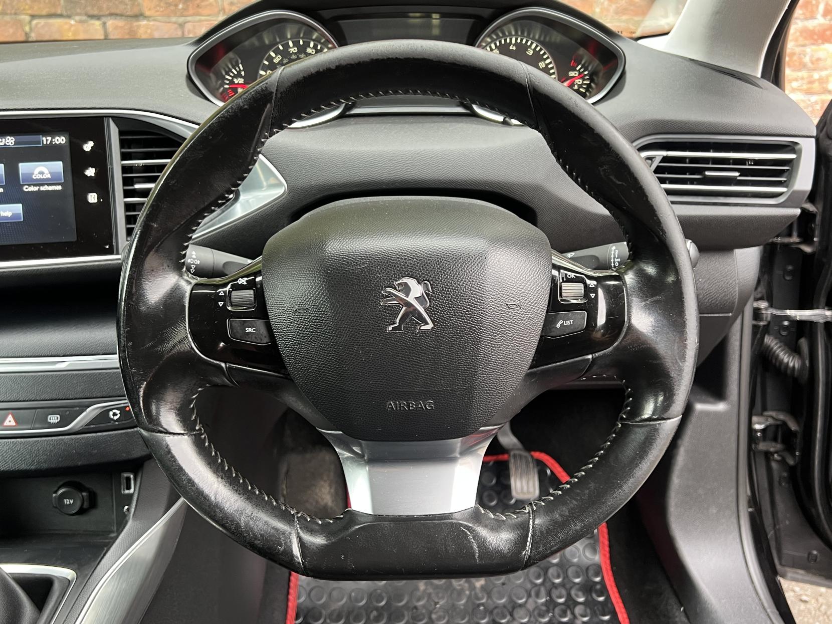 Peugeot 308 1.2 PureTech Allure Hatchback 5dr Petrol EAT Euro 6 (s/s) (130 ps)