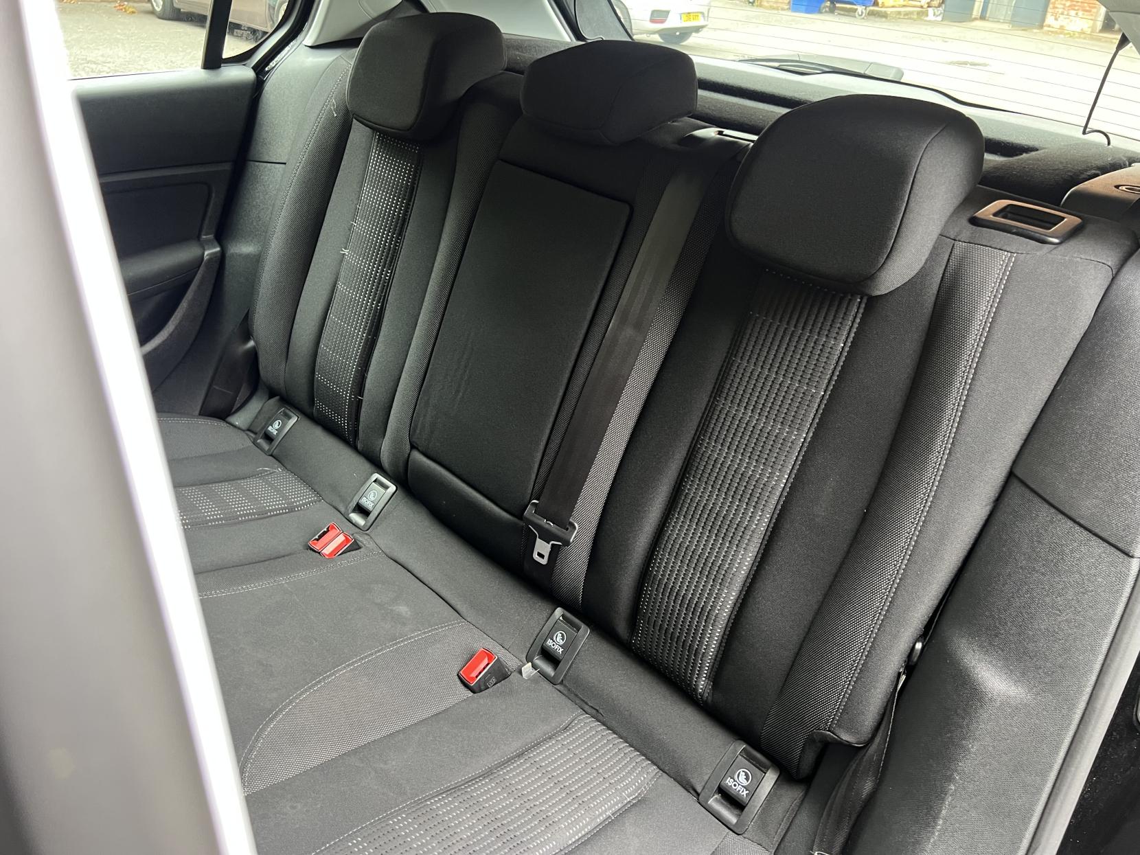 Peugeot 308 1.2 PureTech Allure Hatchback 5dr Petrol EAT Euro 6 (s/s) (130 ps)