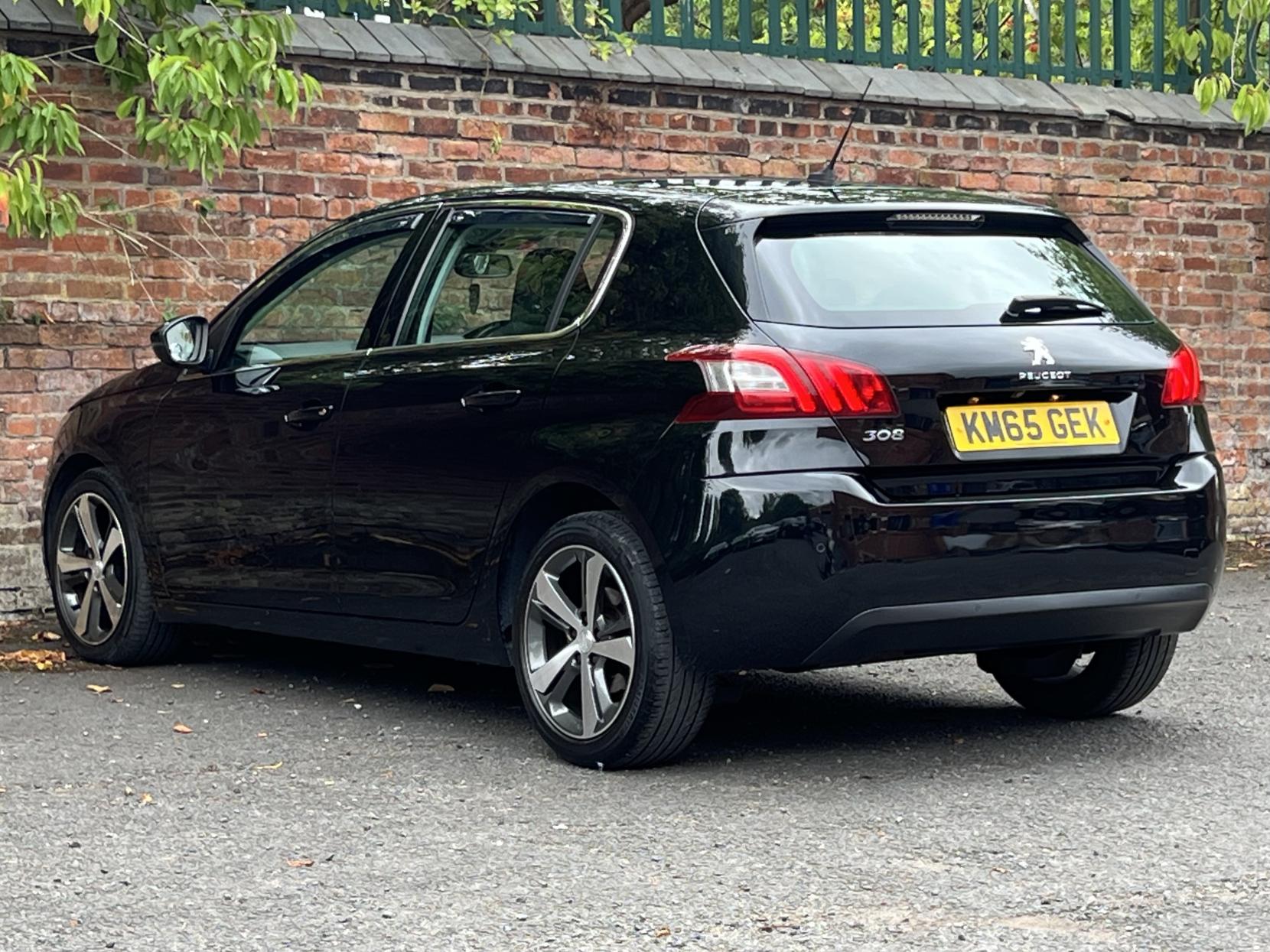 Peugeot 308 1.2 PureTech Allure Hatchback 5dr Petrol EAT Euro 6 (s/s) (130 ps)