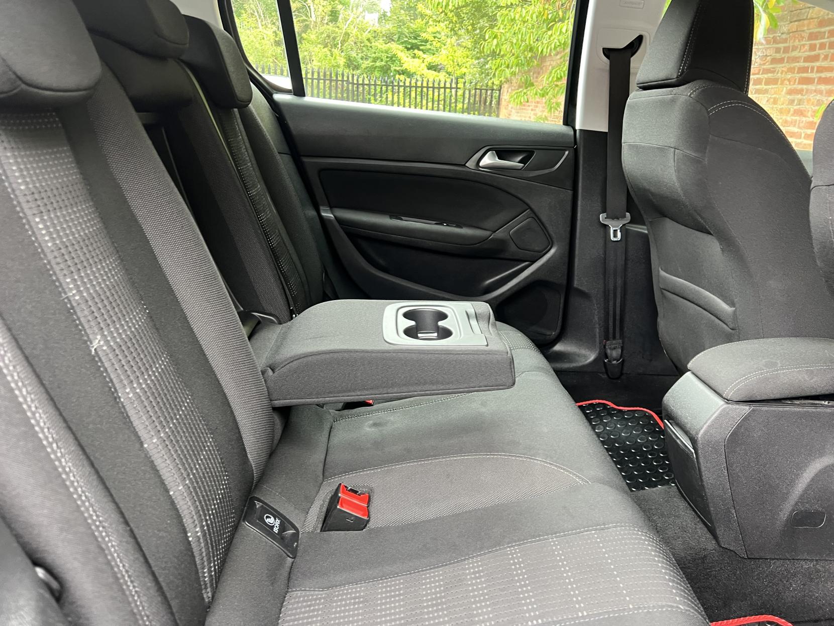 Peugeot 308 1.2 PureTech Allure Hatchback 5dr Petrol EAT Euro 6 (s/s) (130 ps)