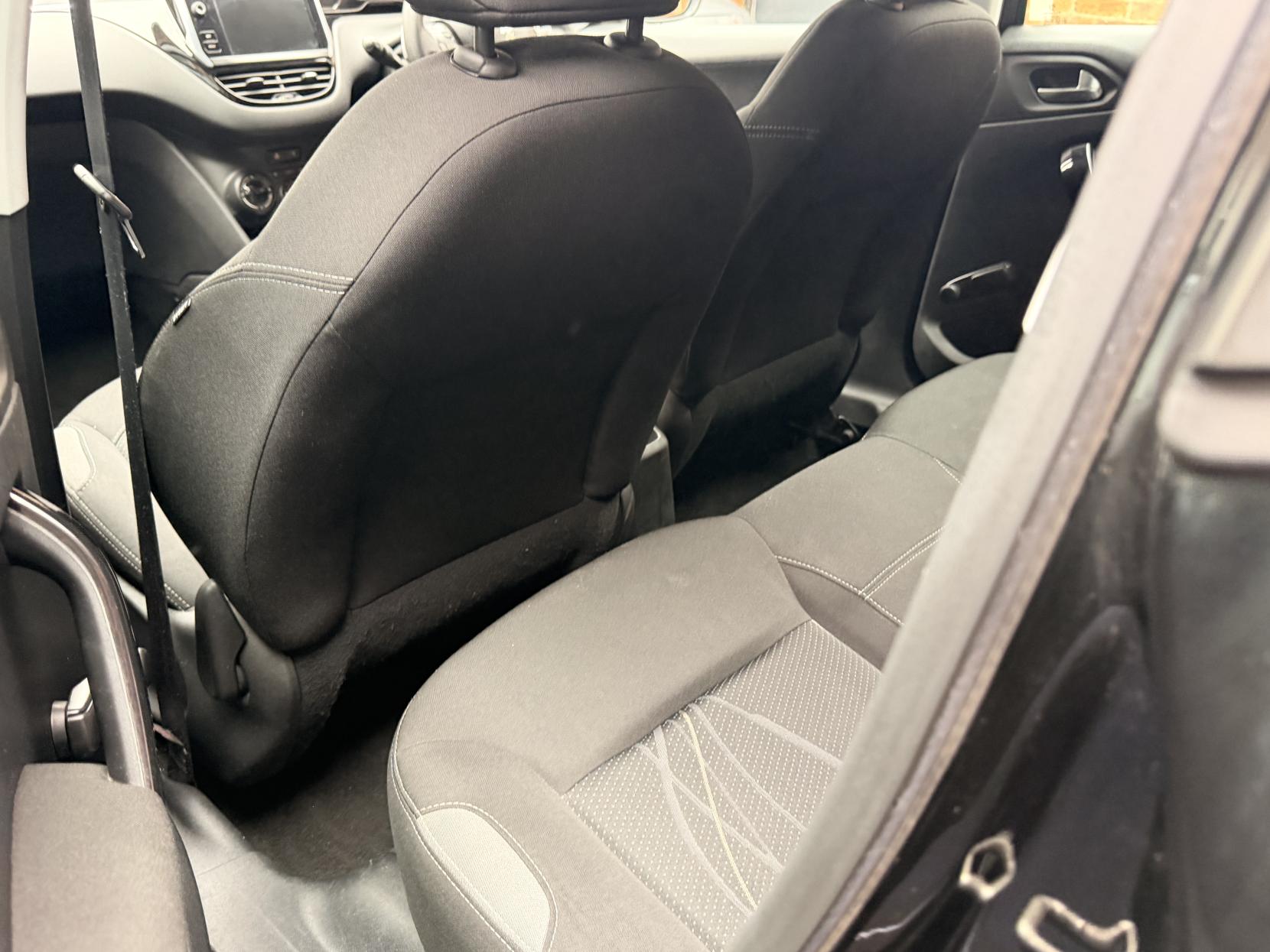 Peugeot 208 1.4 e-HDi Active Hatchback 5dr Diesel EGC Euro 5 (s/s) (70 ps)
