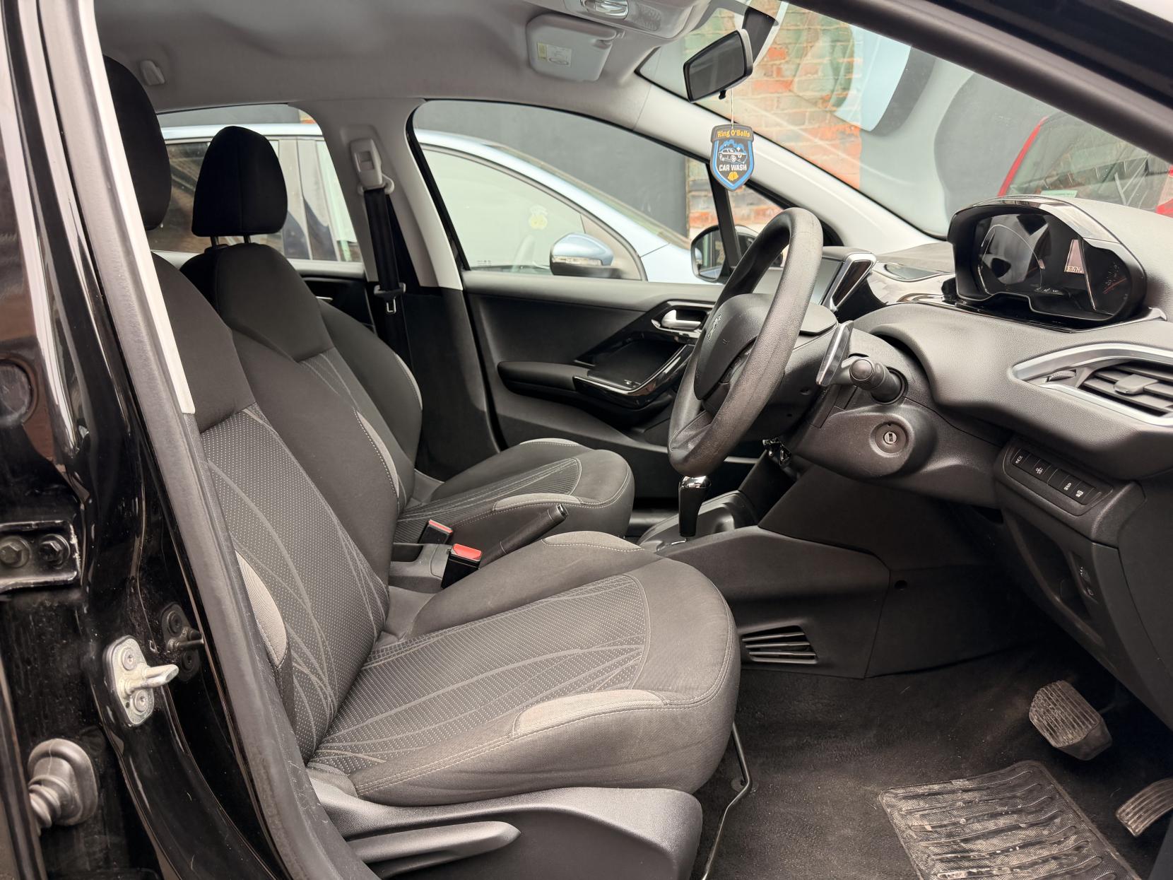 Peugeot 208 1.4 e-HDi Active Hatchback 5dr Diesel EGC Euro 5 (s/s) (70 ps)