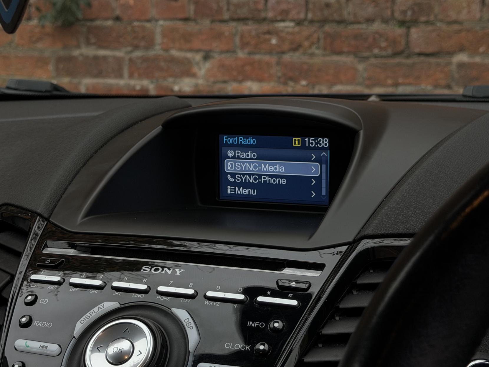 Ford Fiesta 1.0T EcoBoost Titanium Hatchback 5dr Petrol Manual Euro 5 (s/s) (125 ps)