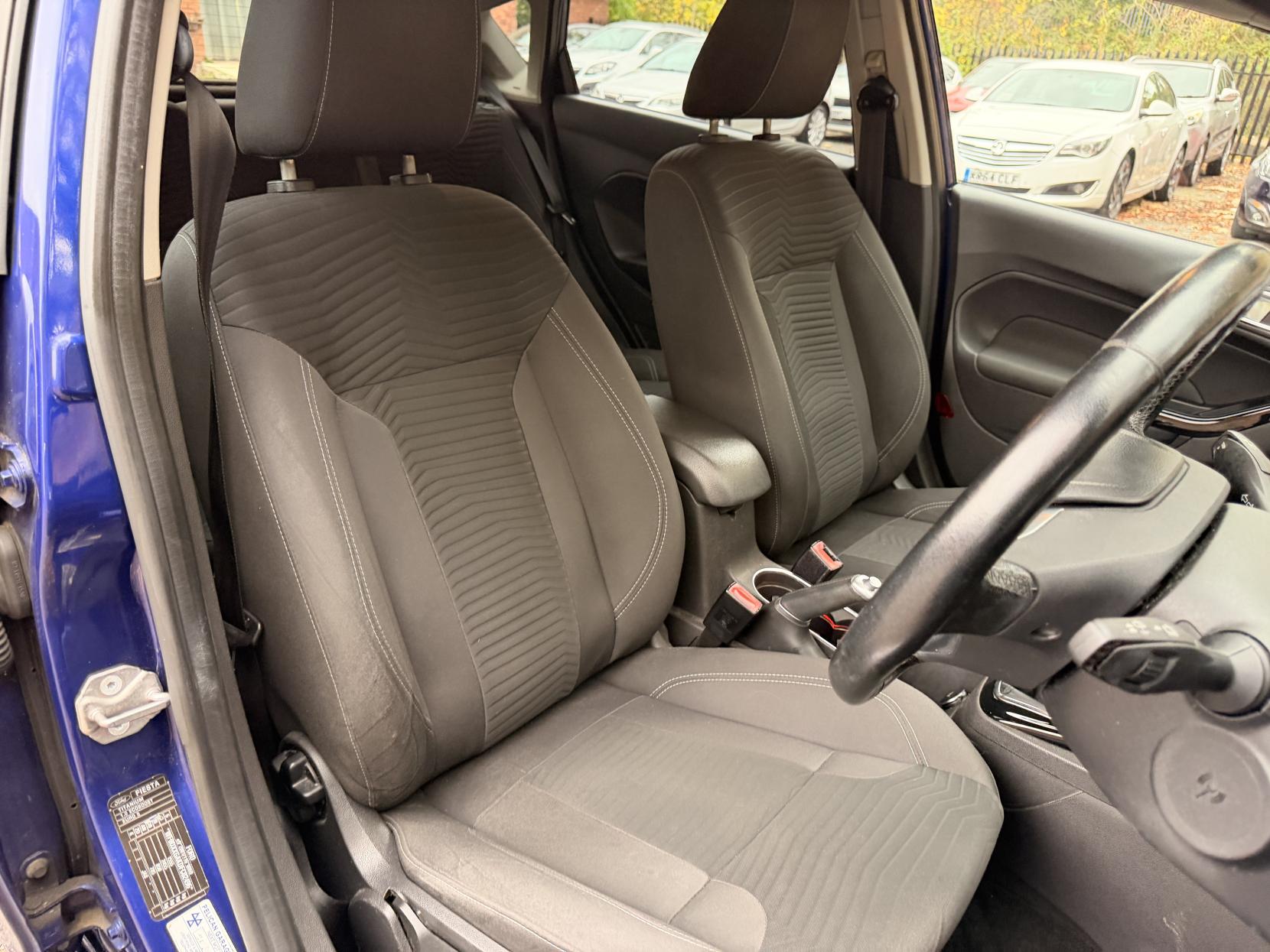 Ford Fiesta 1.0T EcoBoost Titanium Hatchback 5dr Petrol Manual Euro 5 (s/s) (125 ps)
