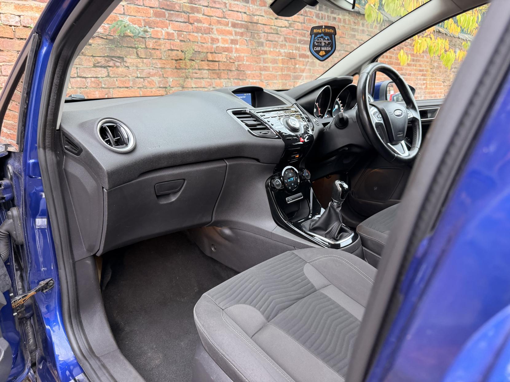 Ford Fiesta 1.0T EcoBoost Titanium Hatchback 5dr Petrol Manual Euro 5 (s/s) (125 ps)