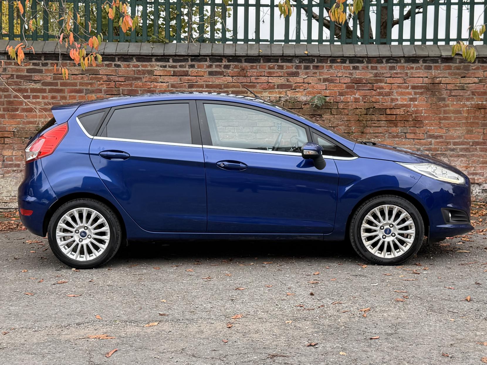 Ford Fiesta 1.0T EcoBoost Titanium Hatchback 5dr Petrol Manual Euro 5 (s/s) (125 ps)