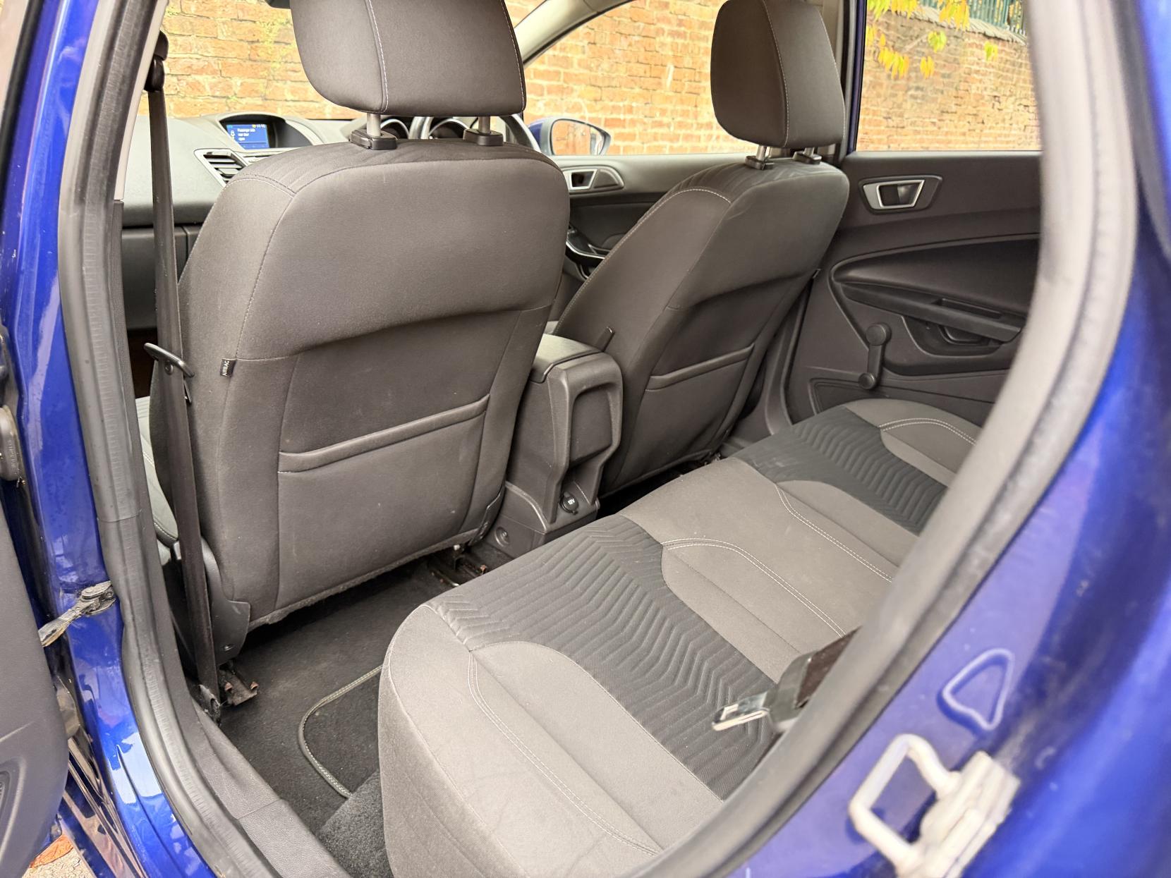 Ford Fiesta 1.0T EcoBoost Titanium Hatchback 5dr Petrol Manual Euro 5 (s/s) (125 ps)