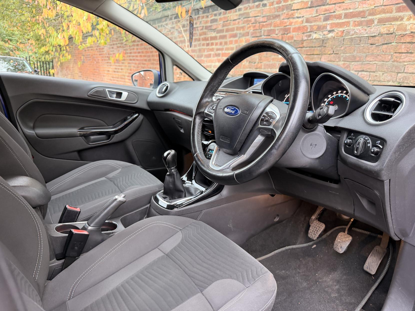 Ford Fiesta 1.0T EcoBoost Titanium Hatchback 5dr Petrol Manual Euro 5 (s/s) (125 ps)