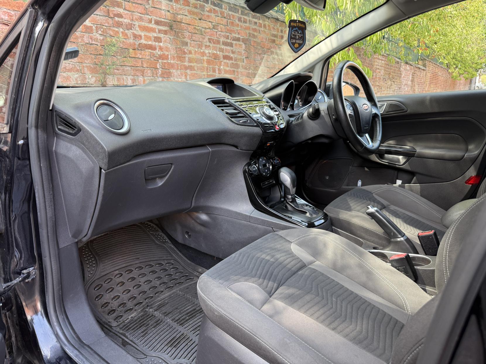 Ford Fiesta 1.0T EcoBoost Titanium Hatchback 5dr Petrol Powershift Euro 6 (100 ps)