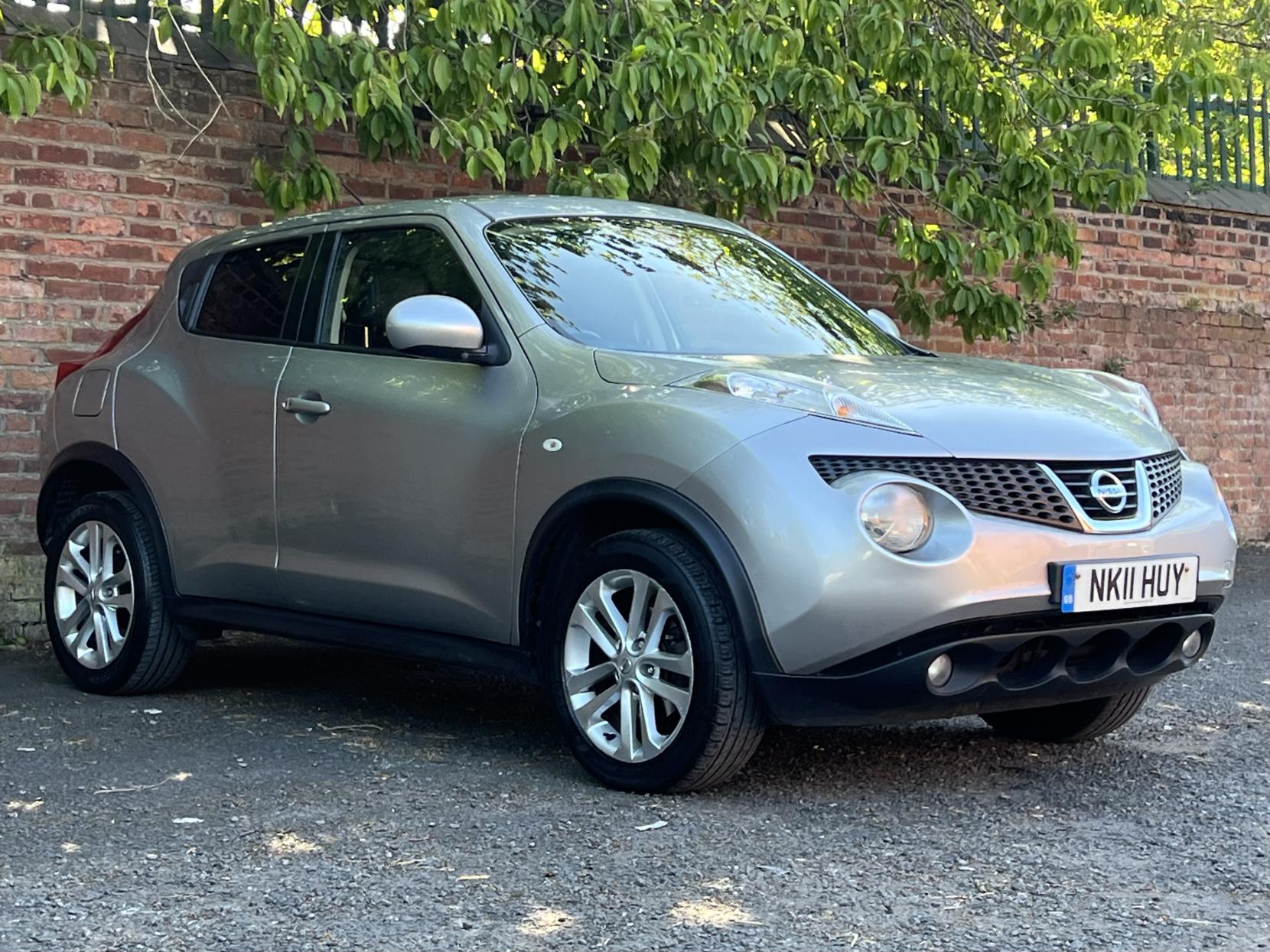Nissan Juke 1.6 Tekna SUV 5dr Petrol CVT Euro 5 (117 ps)