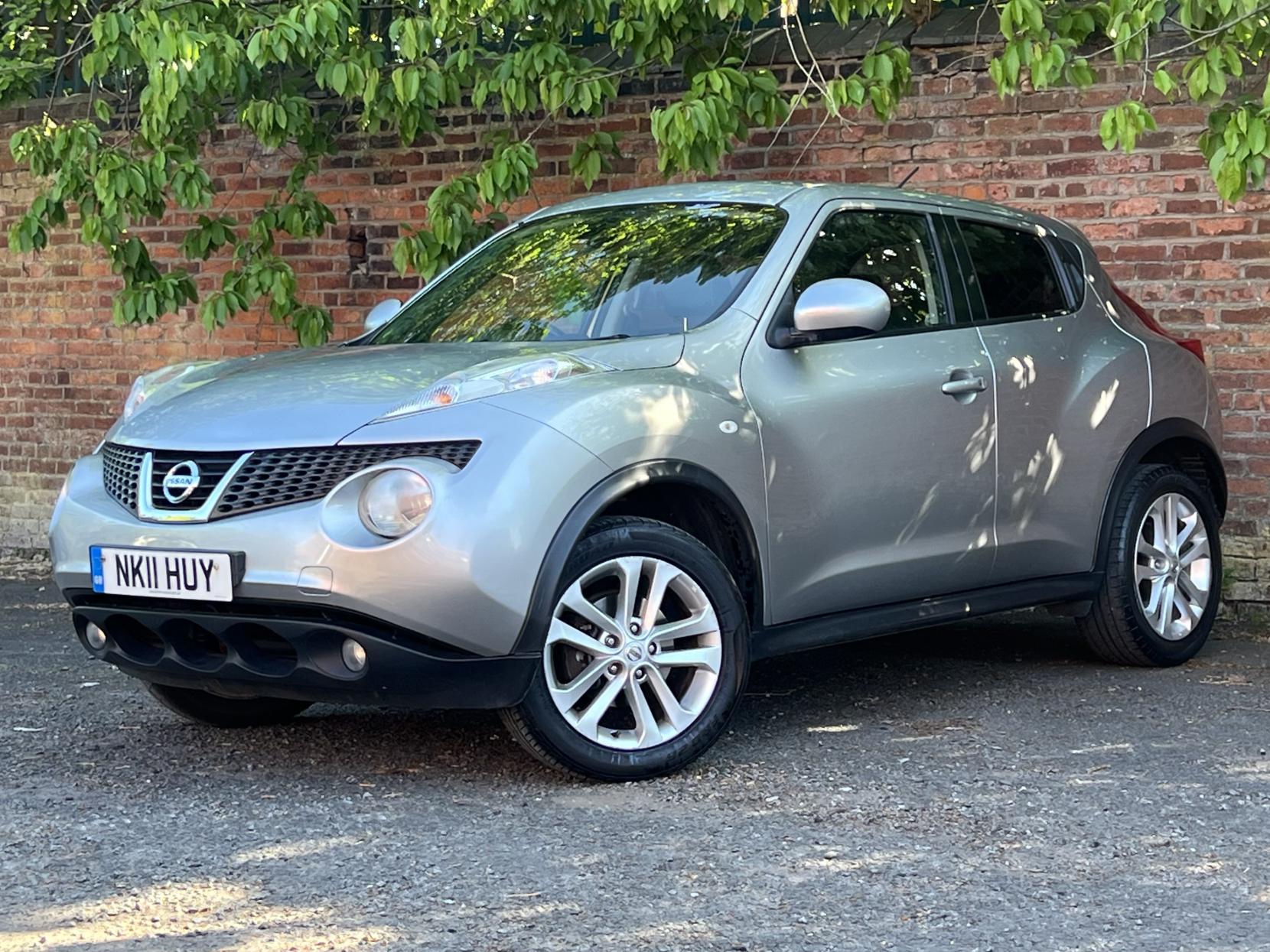 Nissan Juke 1.6 Tekna SUV 5dr Petrol CVT Euro 5 (117 ps)