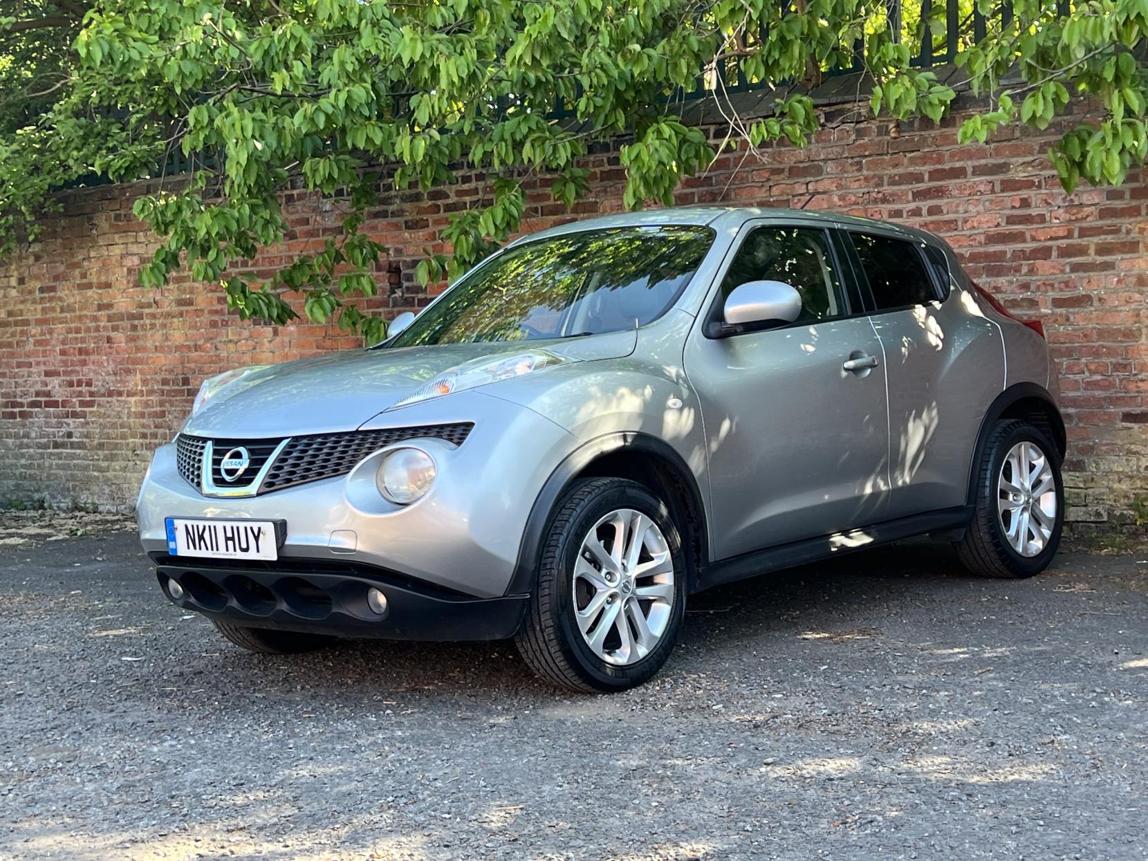 Nissan Juke 1.6 Tekna SUV 5dr Petrol CVT Euro 5 (117 ps)