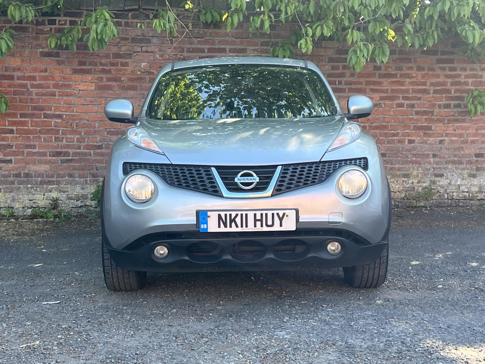 Nissan Juke 1.6 Tekna SUV 5dr Petrol CVT Euro 5 (117 ps)