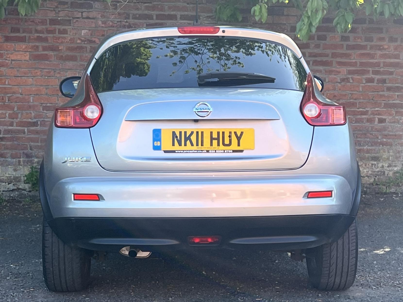 Nissan Juke 1.6 Tekna SUV 5dr Petrol CVT Euro 5 (117 ps)