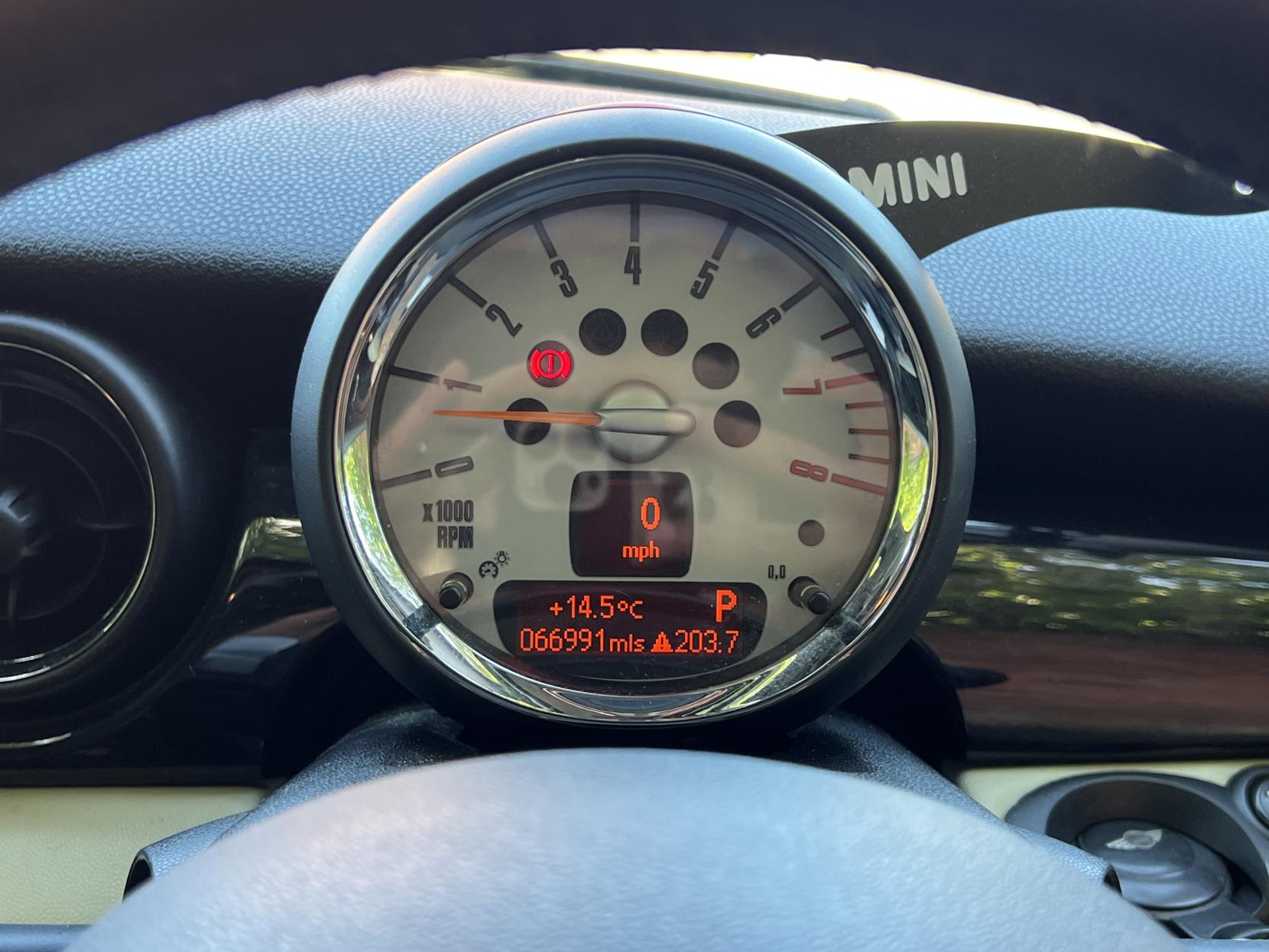MINI Hatch 1.6 Cooper Hatchback 3dr Petrol Steptronic Euro 4 (120 ps)