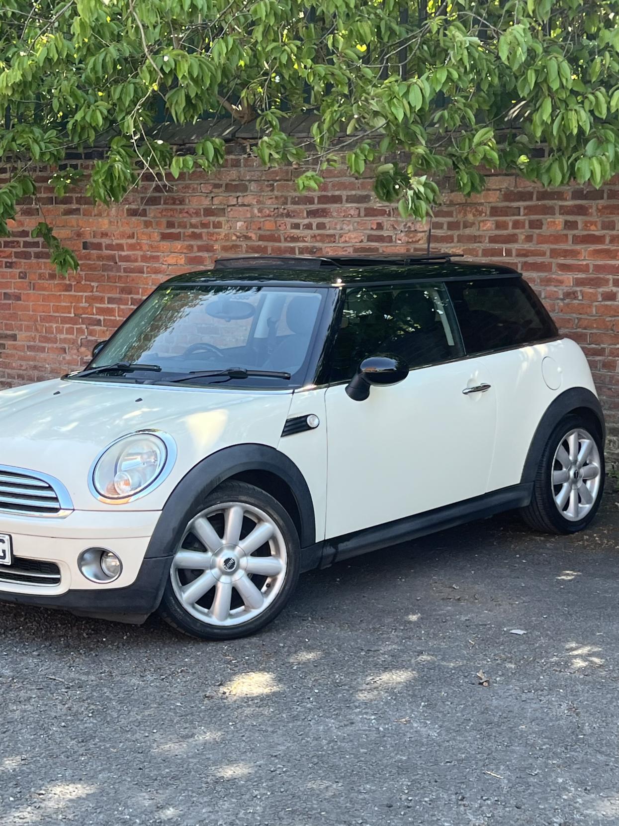 MINI Hatch 1.6 Cooper Hatchback 3dr Petrol Steptronic Euro 4 (120 ps)