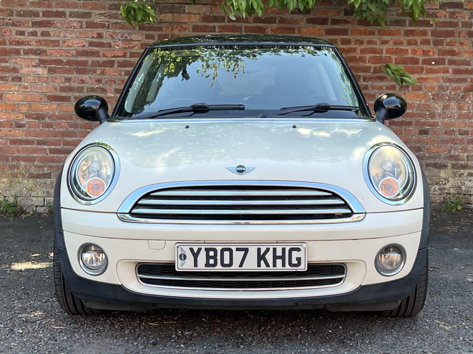 MINI Hatch 1.6 Cooper Hatchback 3dr Petrol Steptronic Euro 4 (120 ps)