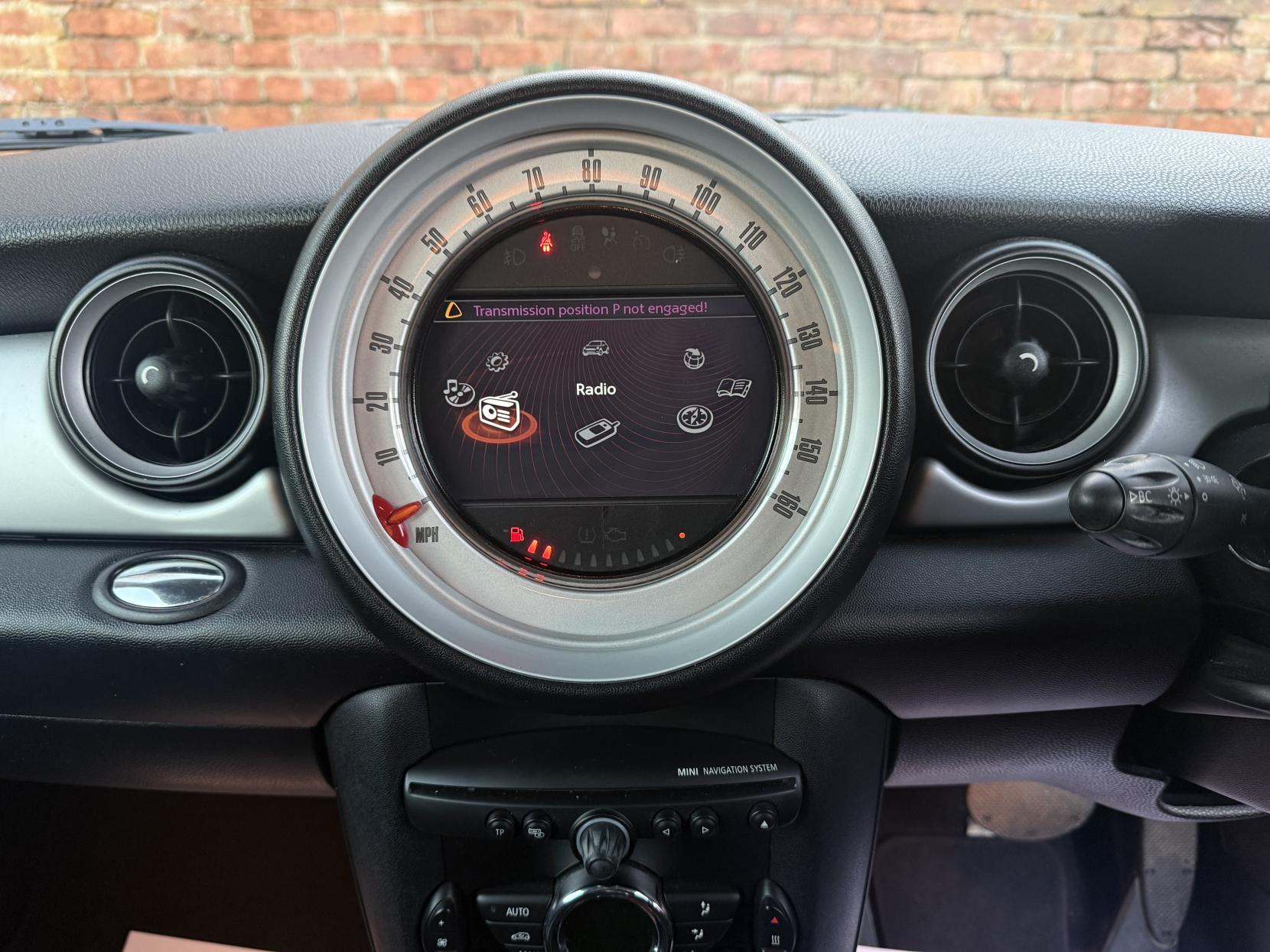 MINI Hatch 1.6 Cooper Hatchback 3dr Petrol Steptronic Euro 5 (122 ps)