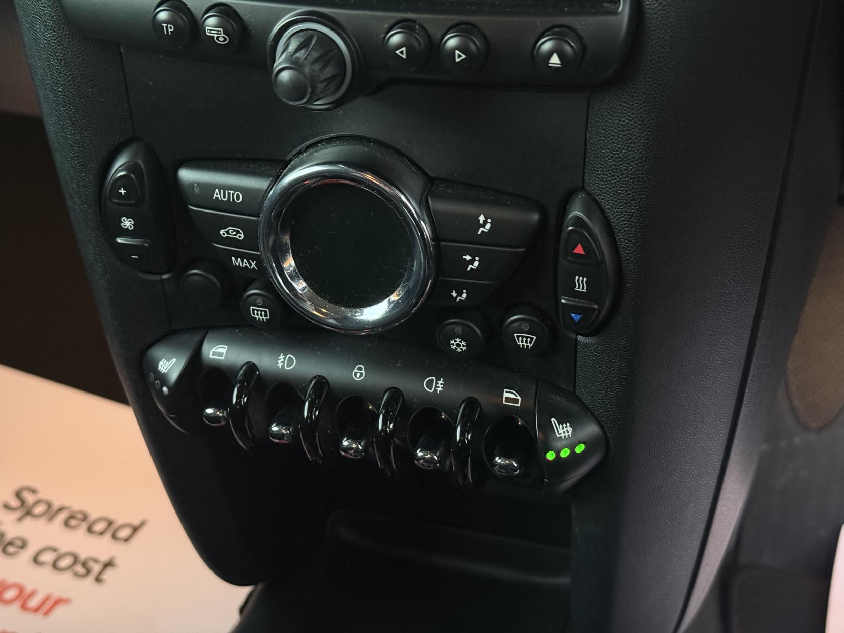 MINI Hatch 1.6 Cooper Hatchback 3dr Petrol Steptronic Euro 5 (122 ps)