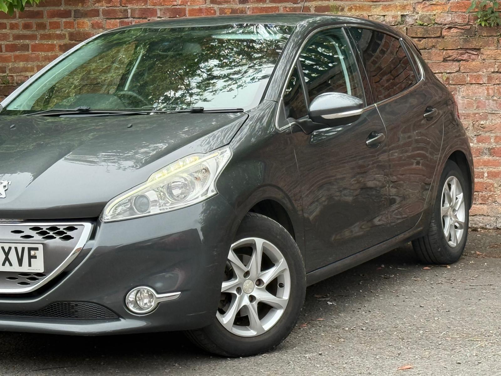 Peugeot 208 1.4 e-HDi Allure Hatchback 5dr Diesel EGC Euro 5 (s/s) (70 ps)