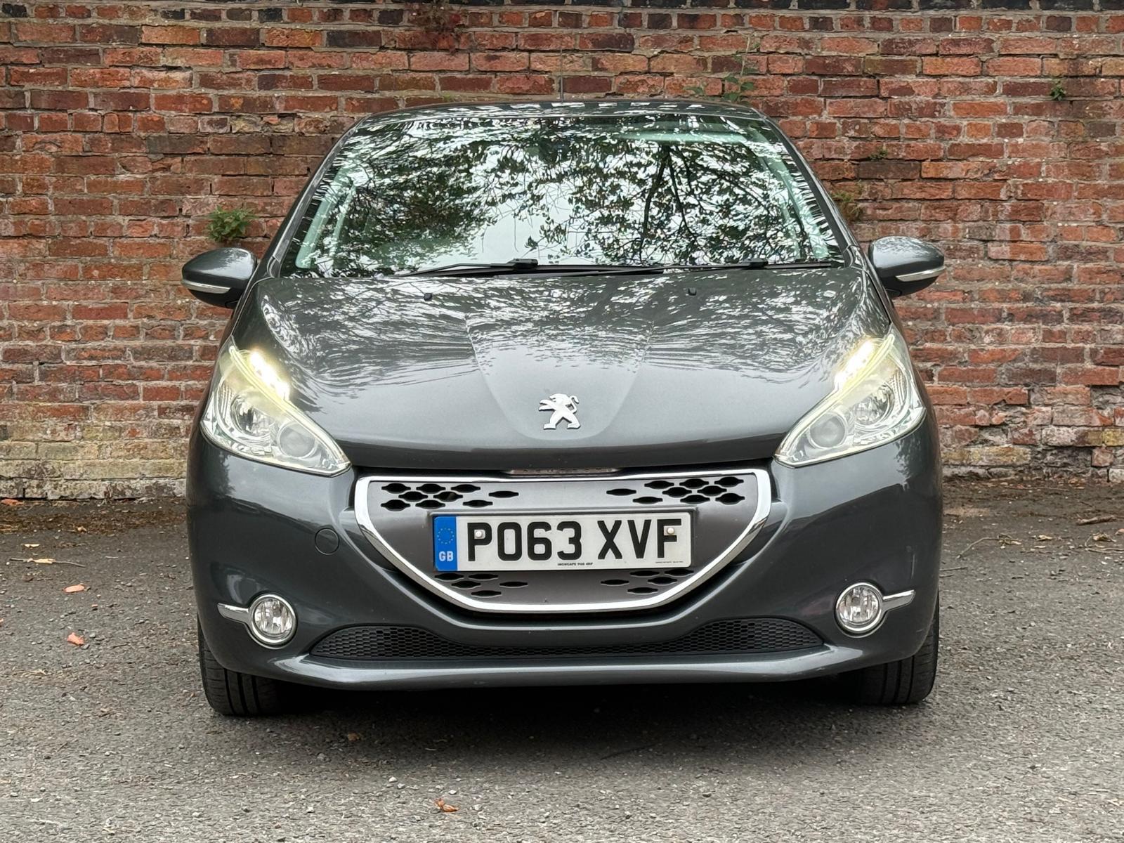 Peugeot 208 1.4 e-HDi Allure Hatchback 5dr Diesel EGC Euro 5 (s/s) (70 ps)